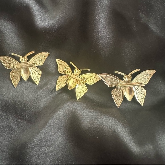 Three Tiger’s Eye and Orange Colored Butterfly Brooches Gold Tone Textured 1.5" - Picture 5 of 5